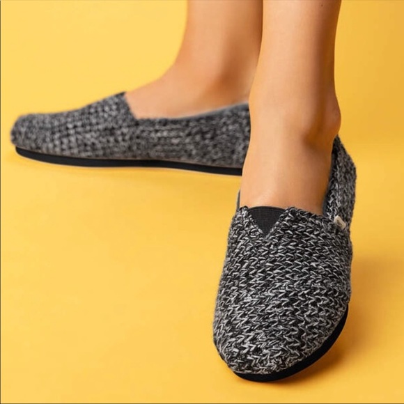 Toms Shoes - •NIB• TOMS ‘Belmont’ Sweater Knit Alpargata with Faux Fur- Black